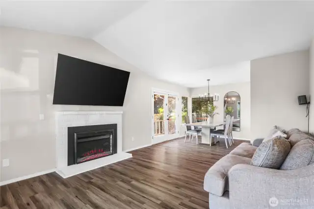 Formal Sitting room with new electric fire place insert.