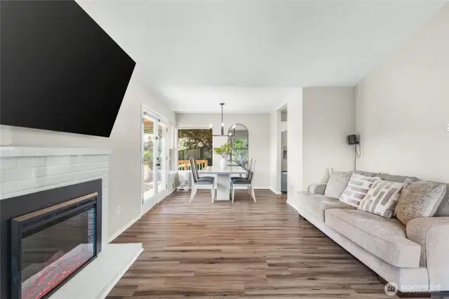 Formal Sitting room with new electric fire place insert.