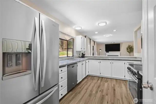 All Appliances stay!