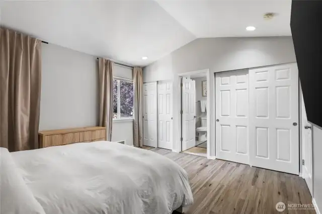 Double closets!!