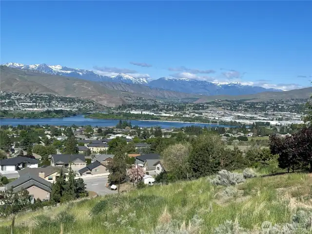 Views of the Wenatchee River