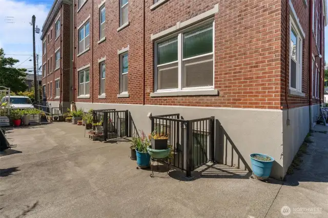 Common grounds area