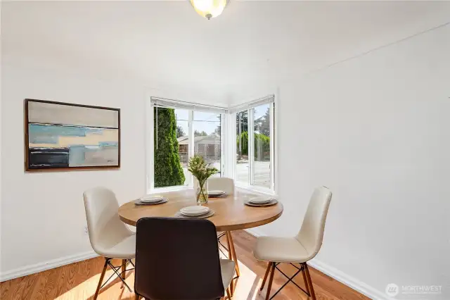 Dinning Room *Virtually Staged*