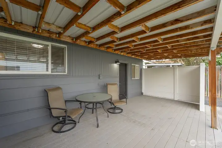 Covered back patio for BBQ or entertaining