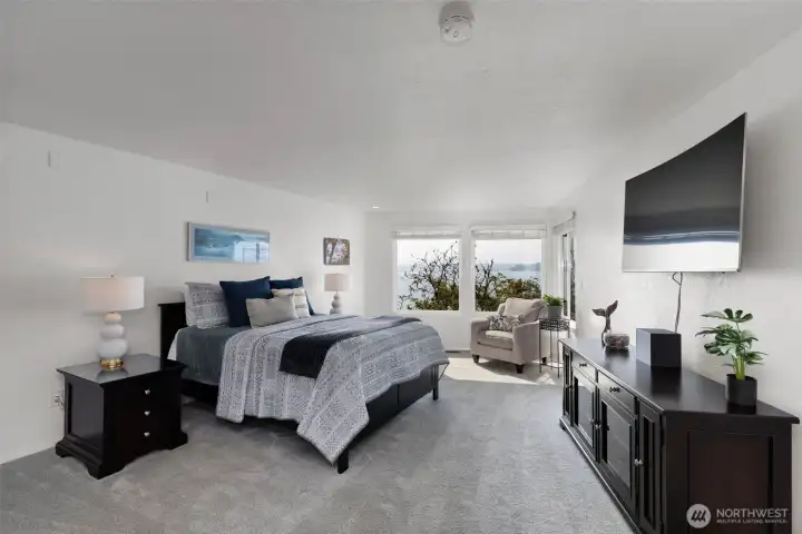 Primary bedroom on main floor with VIEWS!