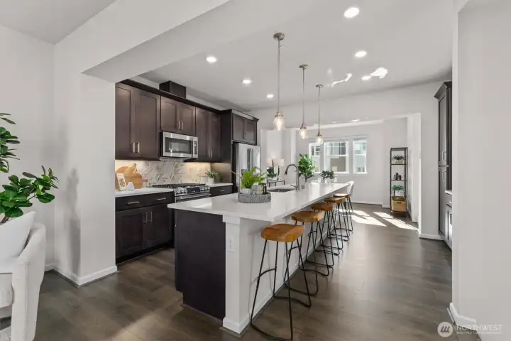 Open layout connecting the kitchen and dining area