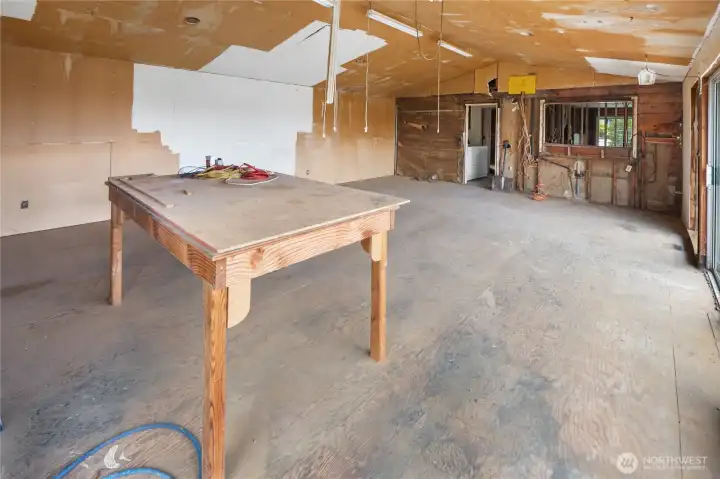 Another angel of the large family room towards the kitchen.