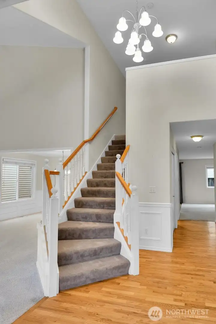 Bright, 2-story entry.