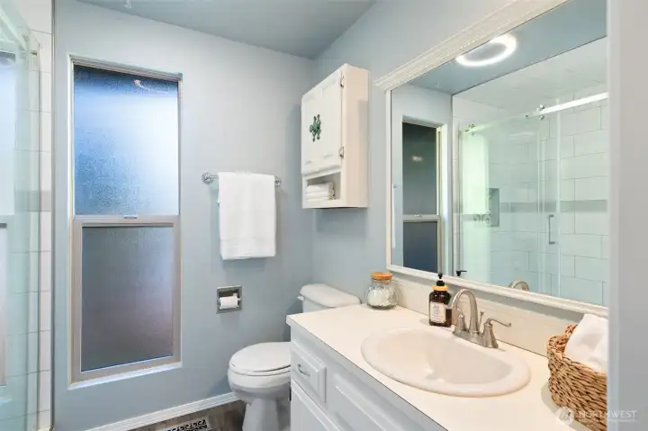 Primary bath doesn't show the updated very nice tile shower