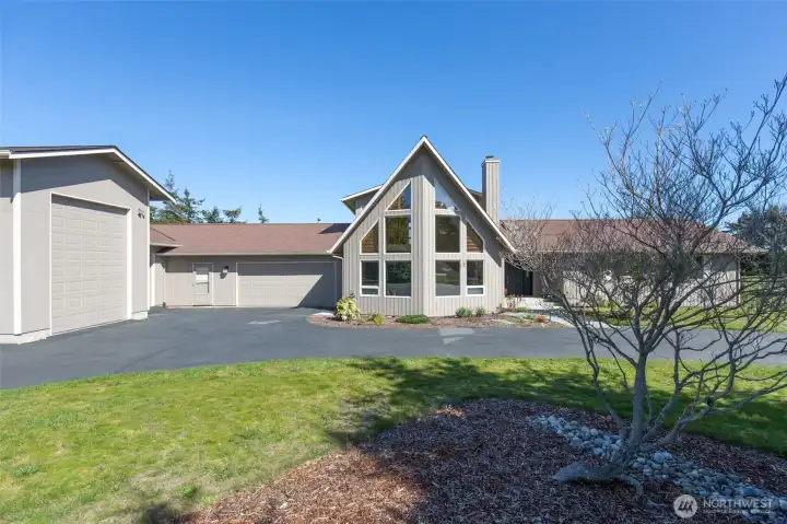 Acreage with a shop! Acreage with a shop!