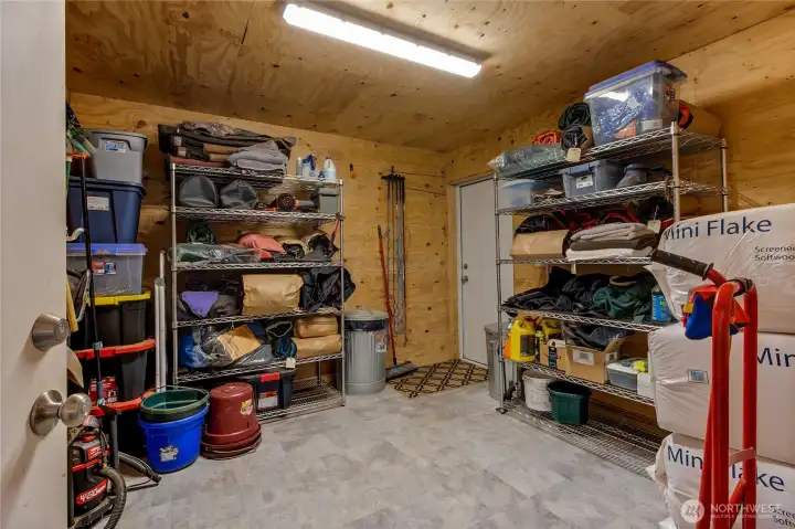 Additional storage room in the barn Additional storage room in the barn