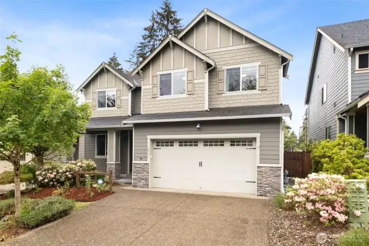 Great street appeal with Craftsman style finishes including stone accents and extra detailing on siding. Great street appeal with Craftsman style finishes including stone accents and extra detailing on siding.