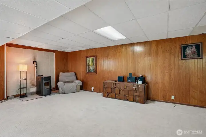 Basement sitting area Basement sitting area