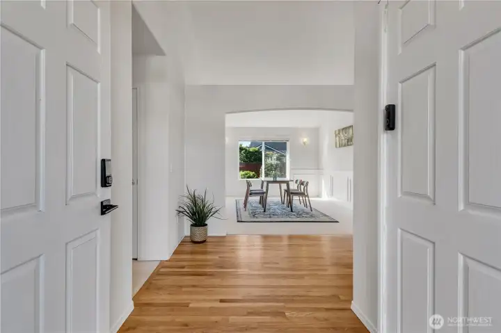 Double Doors & Hardwood Floors! Double Doors & Hardwood Floors!