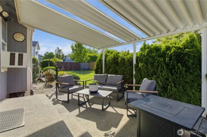 Covered patio with shade! Covered patio with shade!