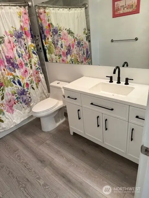 Older Photo of Bathroom (Before Furnished)