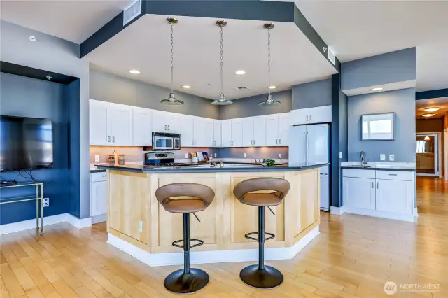 Spacious Kitchen with plenty of Cabinetry.