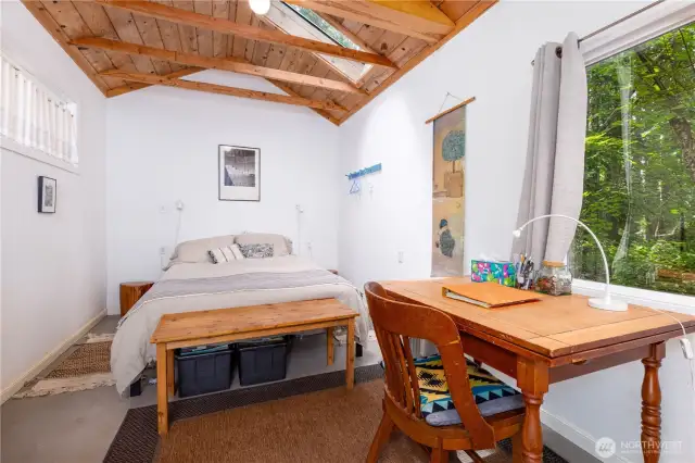 Guest quarters