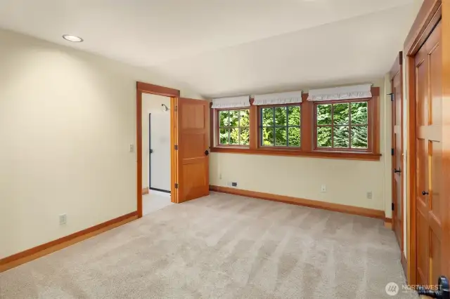 2 additional bedrooms on upper level with jack and jill bathroom