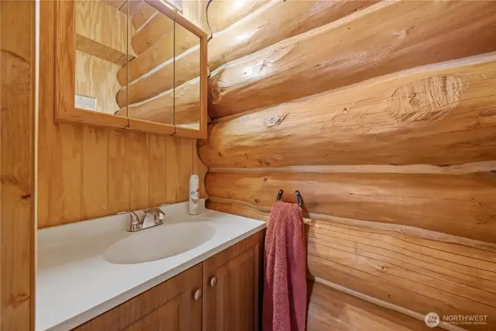 1/2 Bath off Mudroom