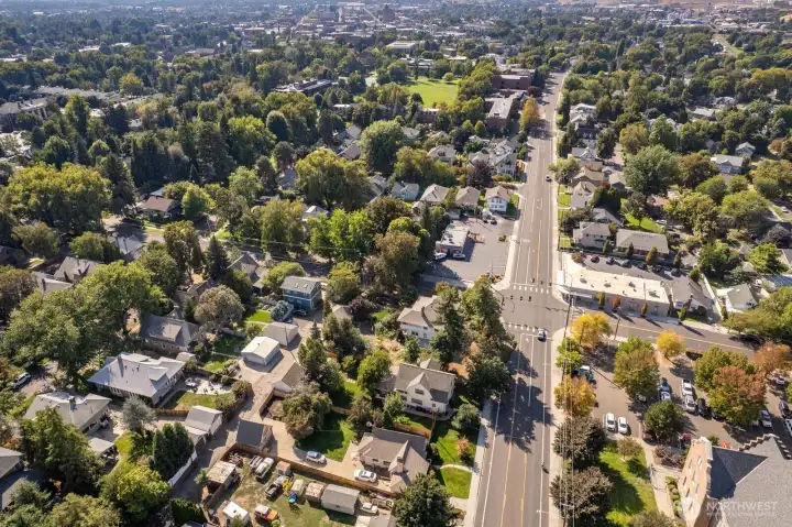 Home is just blocks to Whitman College, parks & downtown
