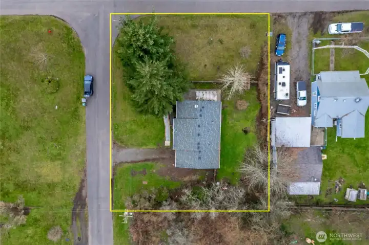 Lot lines are approximate.