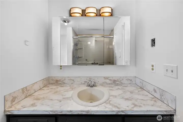 Functional design: mirror with built-in medicine storage