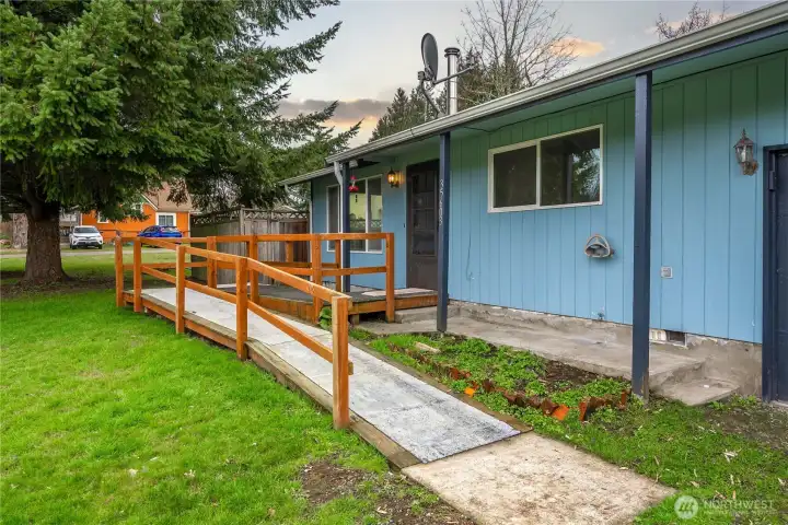 Single-level living with wheelchair-friendly access