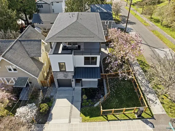 Rare oversized lot for Ballard living