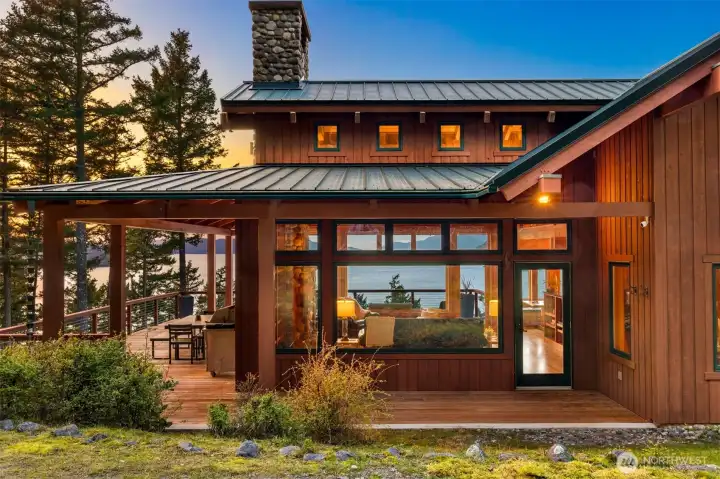 Forever views straight through the house