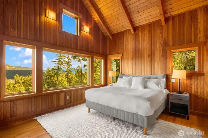 Main floor primary bedroom