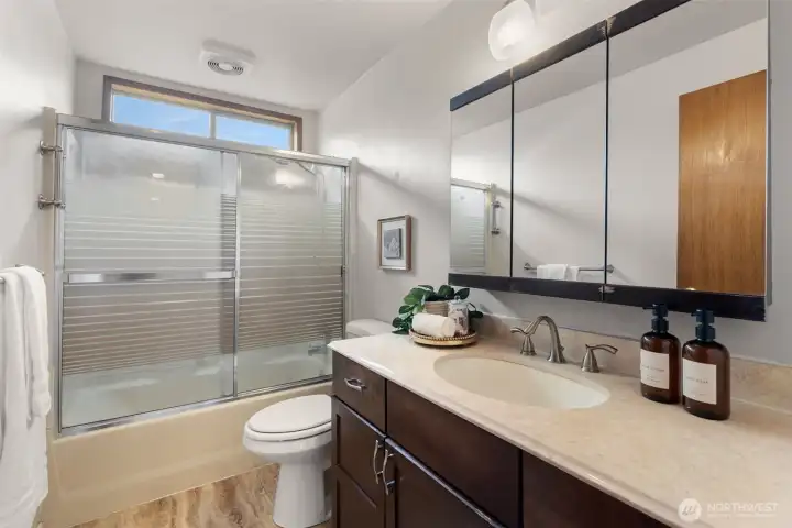 Full bath on the main floor.