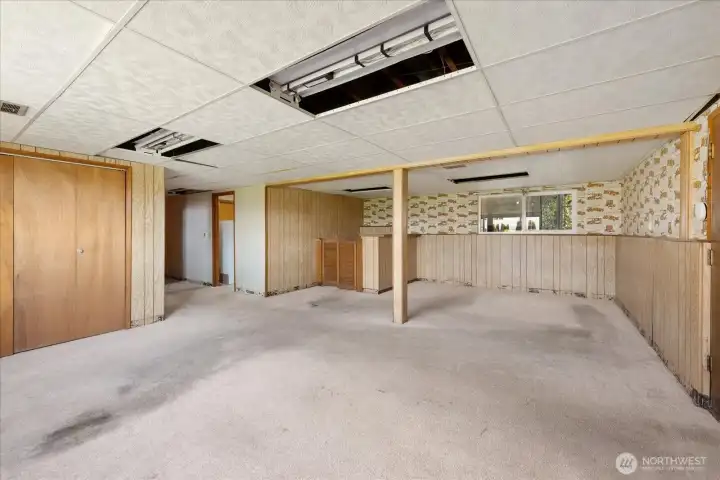 Massive lower level living room with wet bar