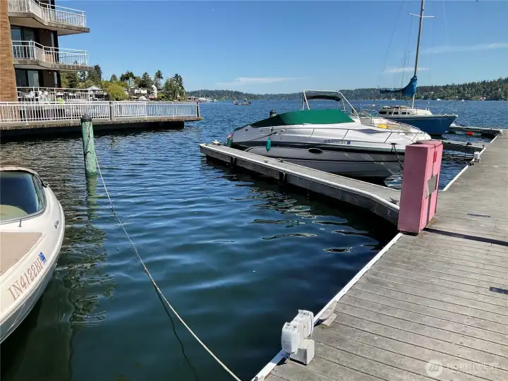 Utilities at your slip.