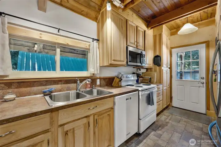 SS Refrigerator and Microwave Recently Added