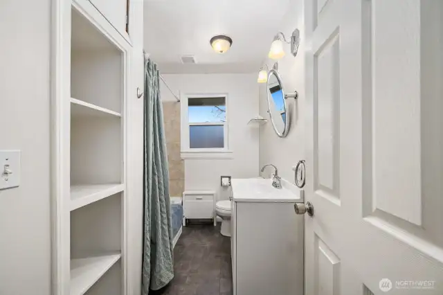 Main floor full bath