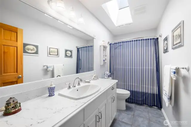 2nd Bathroom