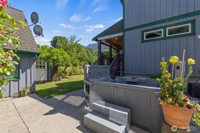 Hot Tub included