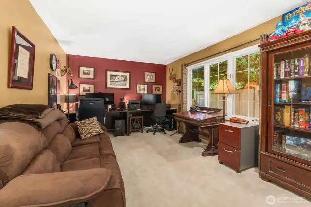 Bonus den/office space could easily double as another guest bedroom!