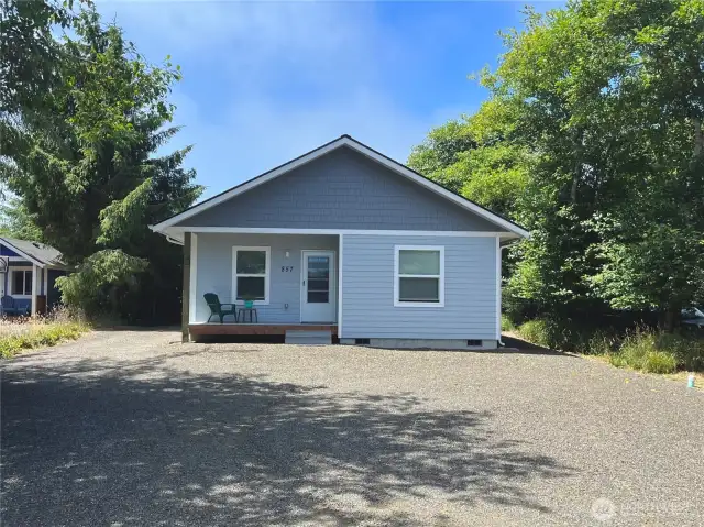 Welcome to the Peaceful and Quiet 857 Vagabond Ave SW in s Beautiful Ocean Shores WA