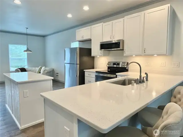 Plenty of Counterspace to unpack your shopping bags, meal prep and entertain!