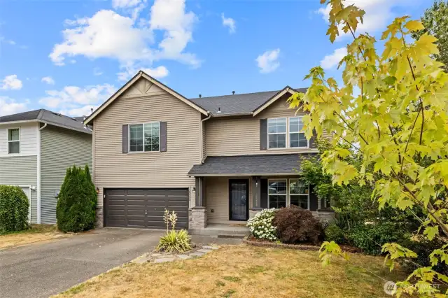 Beautiful 4 bedroom 2.5 bath 2525 sq ft home