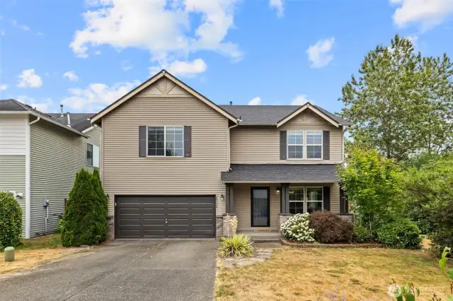 Beautiful 4 bedroom 2.5 bath 2525 sq ft home