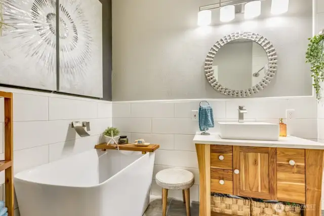 Primary bath with soaking tub