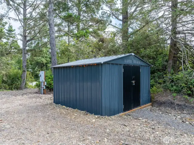 10 X 10 metal shed with floor