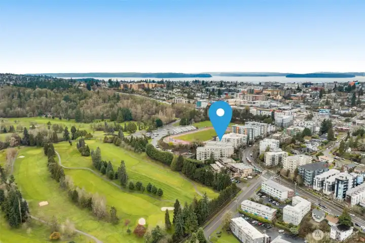 Private direct access to West Seattle golf course
