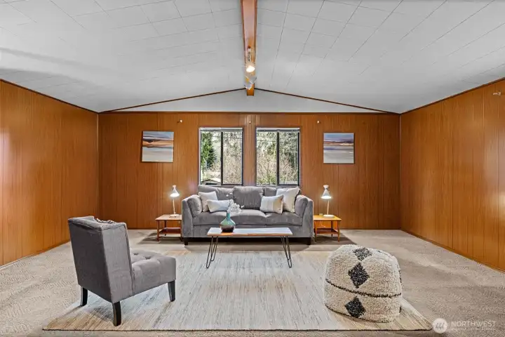 Time to enjoy... room to roam for sure!