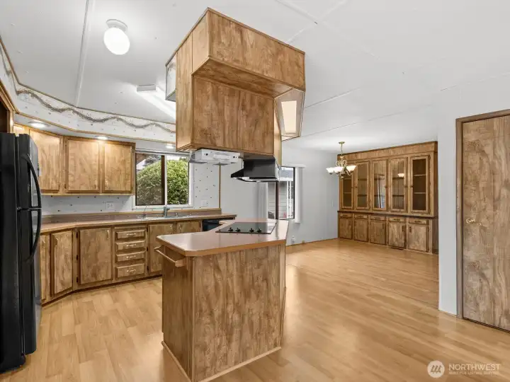 The large kitchen is great for making those delicious home cooked meals.