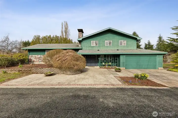 Wonderful 4-bedroom mid-century home in the East Olympia Community! Close to Lattins Cider Mill, Johnson's Smokehouse Country Store, across the street from East Olympia Elementary and near Olympia Waldorf School.