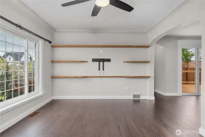 Living Room w/Built-ins and TV mount